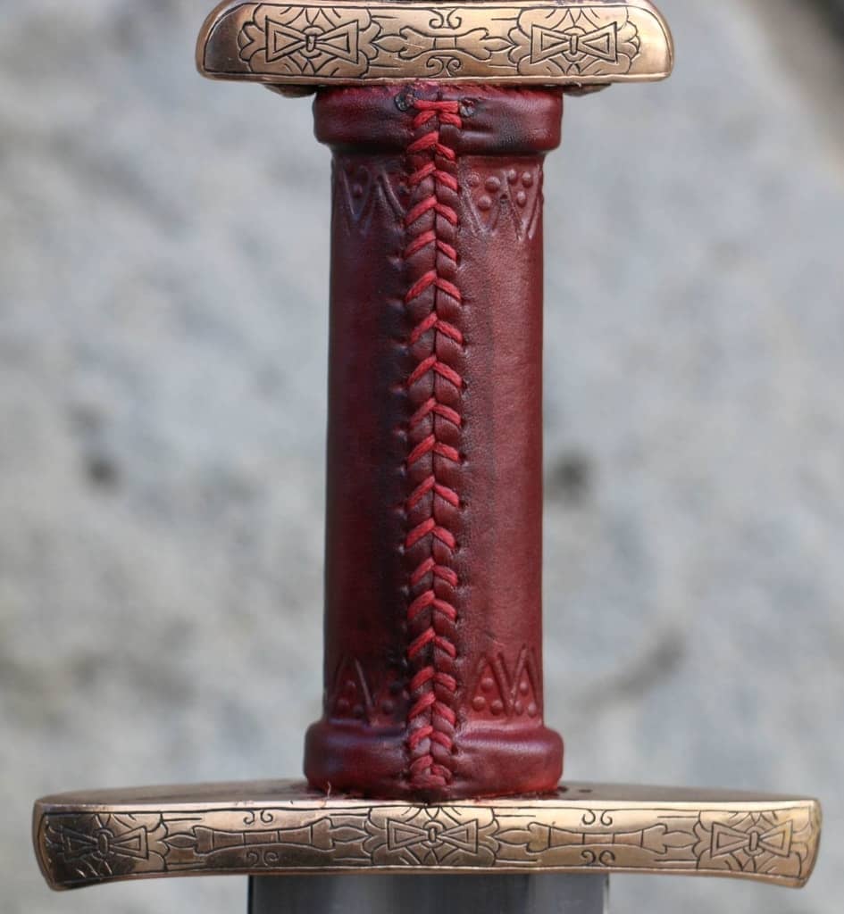 Espada vikinga Runar Petersen tipo O de bronce con hilo plateado VSW45 - Espadas y Más