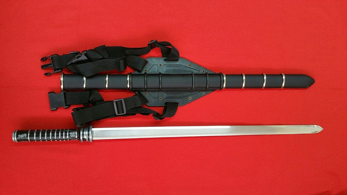 Espada Blade con mochila